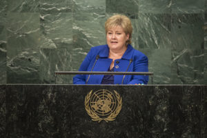 Erna Solberg på talerstolen i FN